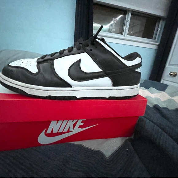 Nike dunks Pandas used very good condition size 11 men’s - Picture 4 of 9